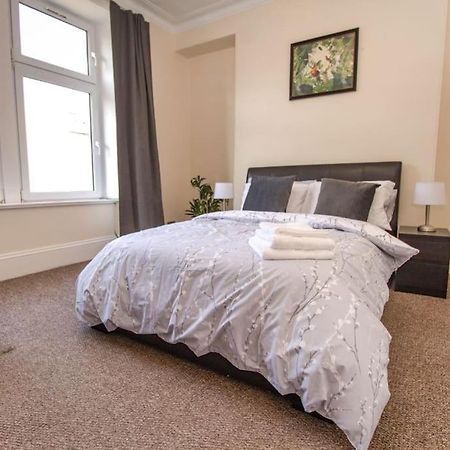Gustina Lodge Aberdeen Bagian luar foto