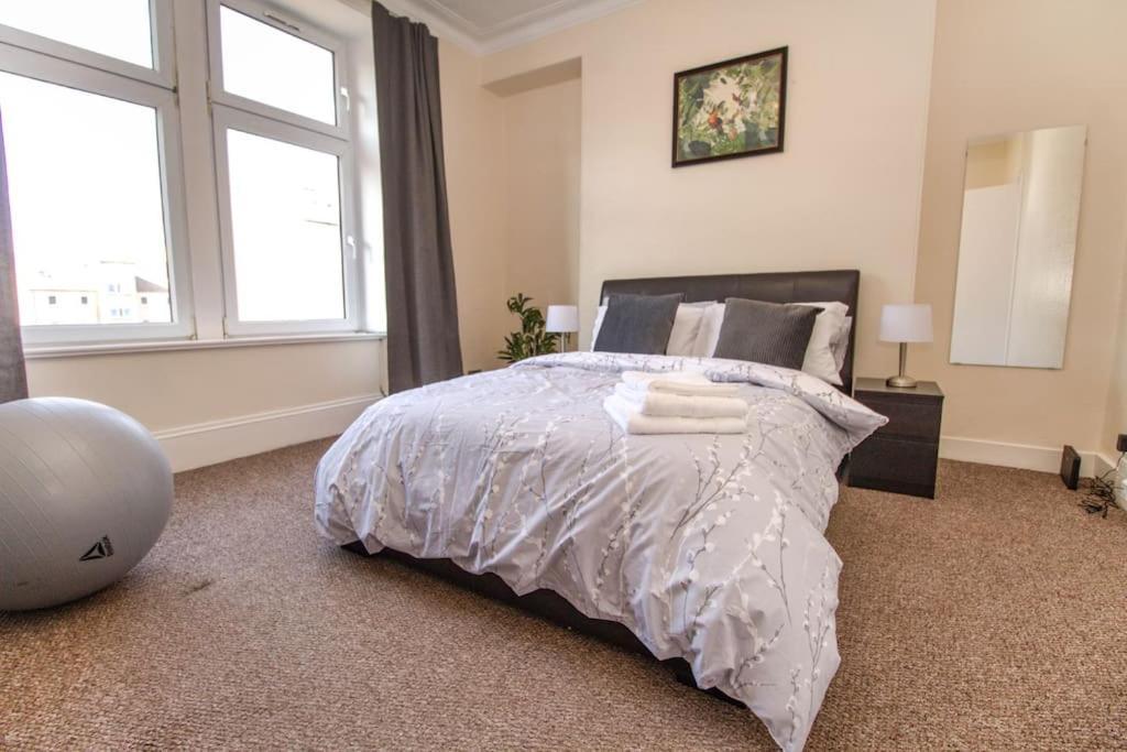 Gustina Lodge Aberdeen Bagian luar foto